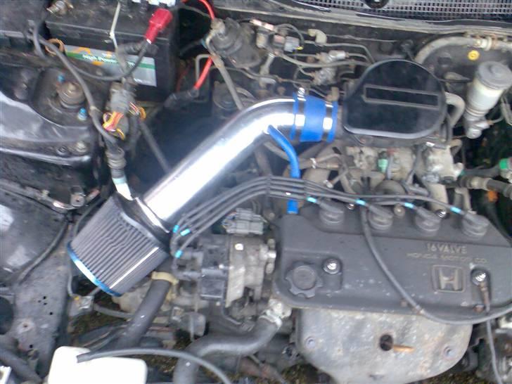 Honda Civic 1.5 - Så kom der filter og alu indsugning på, lyder super godt og ser godt ud. billede 12