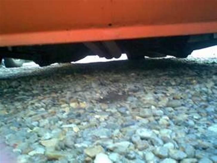 VW Golf 1 - Nu har den fået gevindundervogn på og små fælge så nu er den blevet pæn lav , hehe .. billede 7