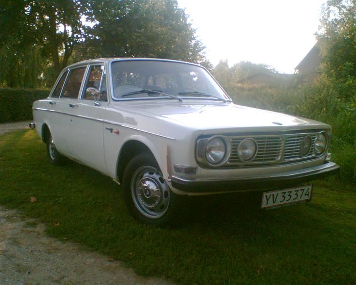 Volvo 144 Yvonne SOLGT - Her lige et billede med den gamle front, og fælgene før den store tur gik igang billede 4