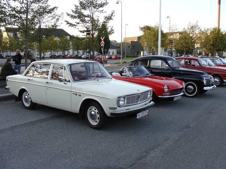 Volvo 144 Yvonne SOLGT - Veterantræf på Vejle havn d.10.09.08. Man mødes på havnen og kører derefter paradekørsel. billede 14