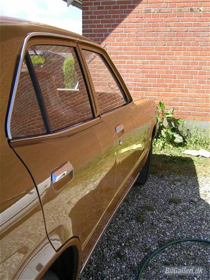 Mazda 818 billede 10