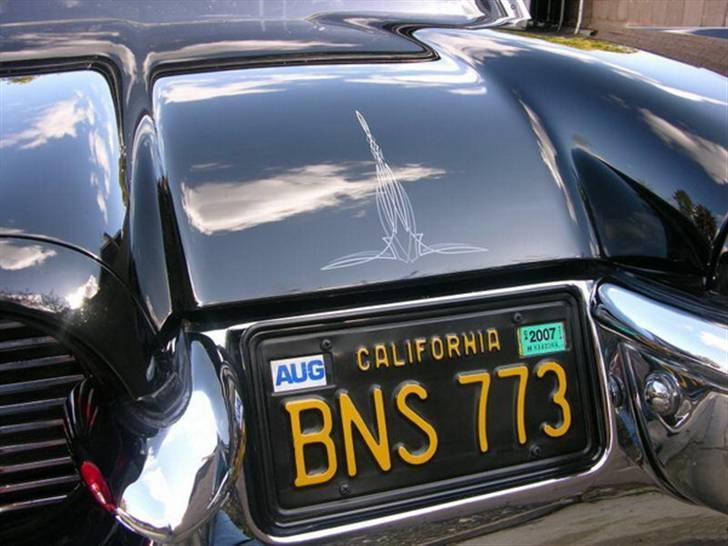 Amerikaner Thunderbird 428 *SOLGT* - Se skyerne spejle sig i den blanke lak. Og læg mærke til de såkaldte "Pinstrippings" billede 13