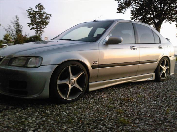 Honda Civic 1,6i VTEC SR SOLGT billede 3