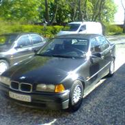 BMW e36 320i