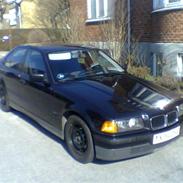 BMW e36 320i