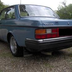 Volvo 242