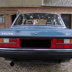 Volvo 242