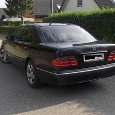 Mercedes Benz E220 Avantgarde (solgt)