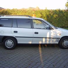 Opel Astra 1,4i VAN  *SOLGT*