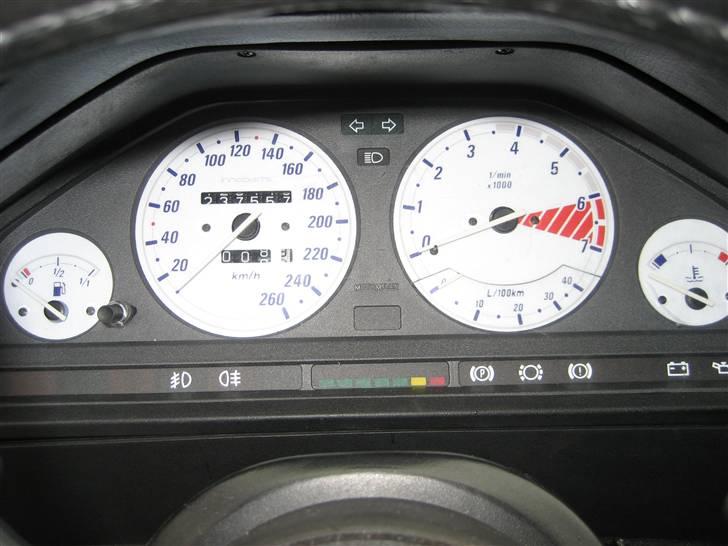 BMW 323i E30 *SOLGT* billede 5