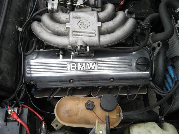 BMW 323i E30 *SOLGT* billede 6