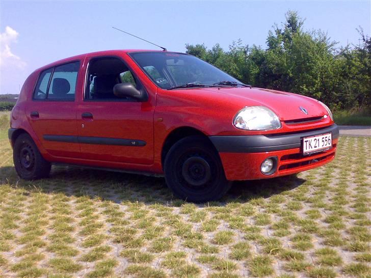 Renault Clio 2 (solgt)! billede 2