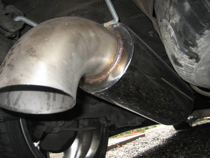 Citroën Xsara 1,8 i 16V **SOLGT** - 4" Og den larmer ikk, bare en dejlig brummen :P billede 5