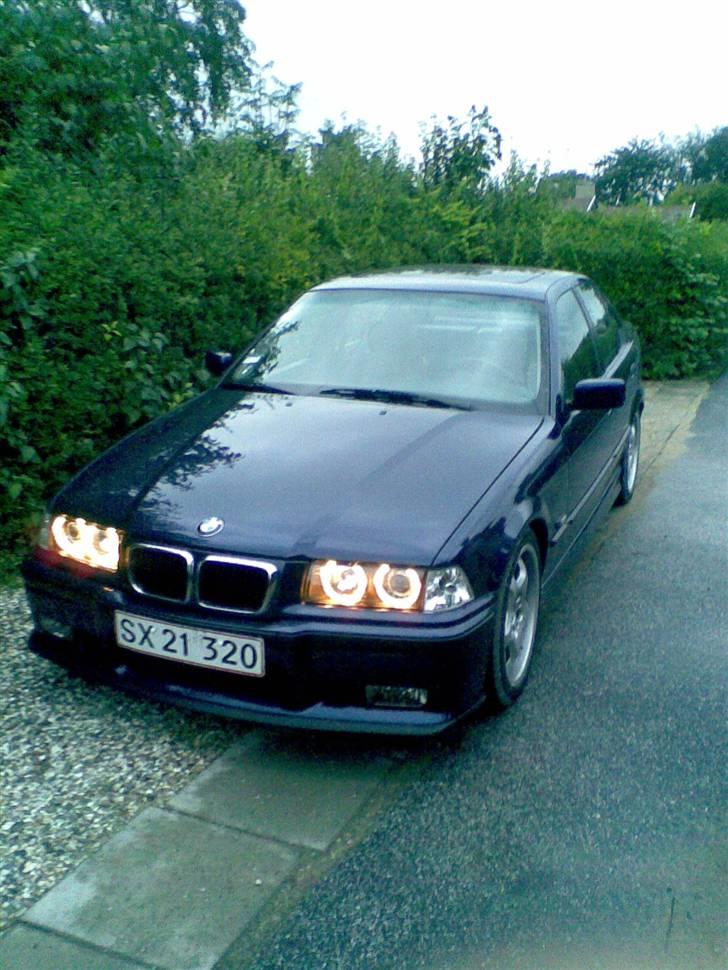 BMW 320i Sedan  billede 15