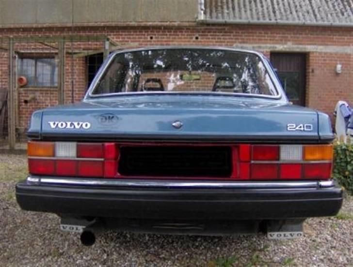 Volvo 242 - God røv.....en original hækspoiler vil hjælpe yderligere på det. billede 3