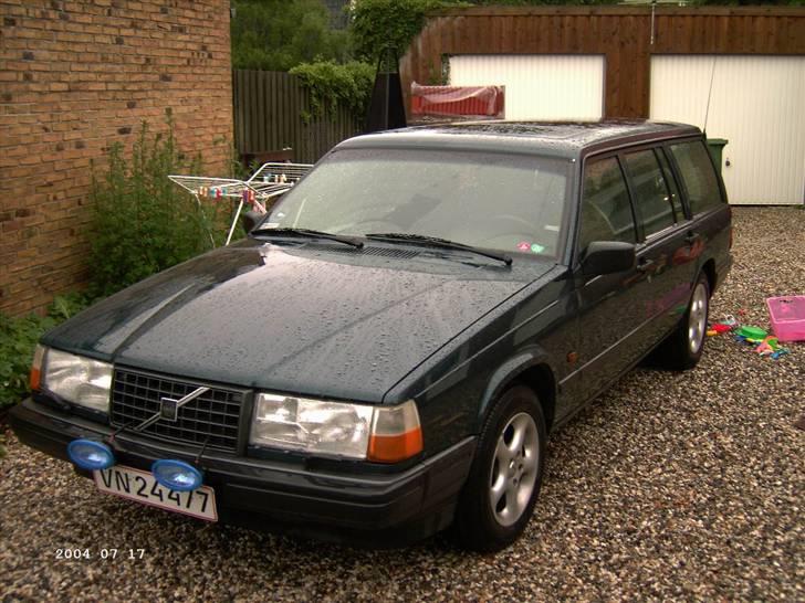 Volvo 940 se st - Her er hun så, Volvoen Vera, lækker med fugtig lak billede 1