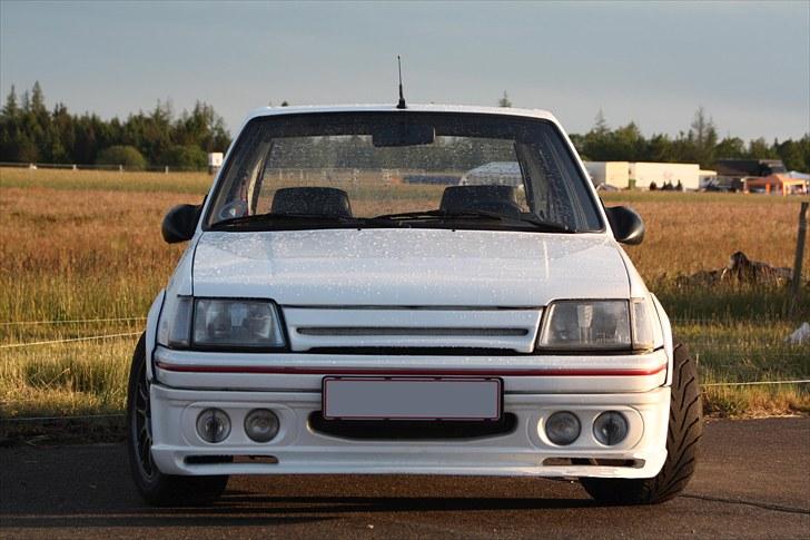 Peugeot 205  1,3  RALLY - PUG 205 R billede 1