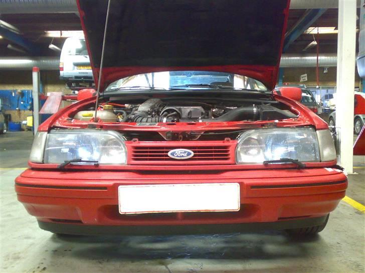 Ford Sierra 2.0i GLX SOLGT - Diode p-pærer samt forlygtevisker og vasker billede 4
