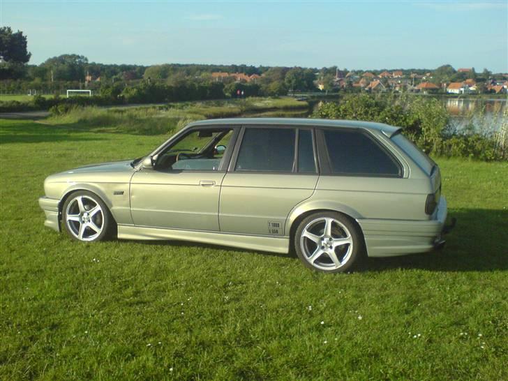 BMW 324 td touring SOLGT billede 4