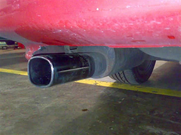 Ford Sierra 2.0i GLX SOLGT - Remus bagpotte er også med til at skabe vidunderlige brummelyde... hehe... billede 7