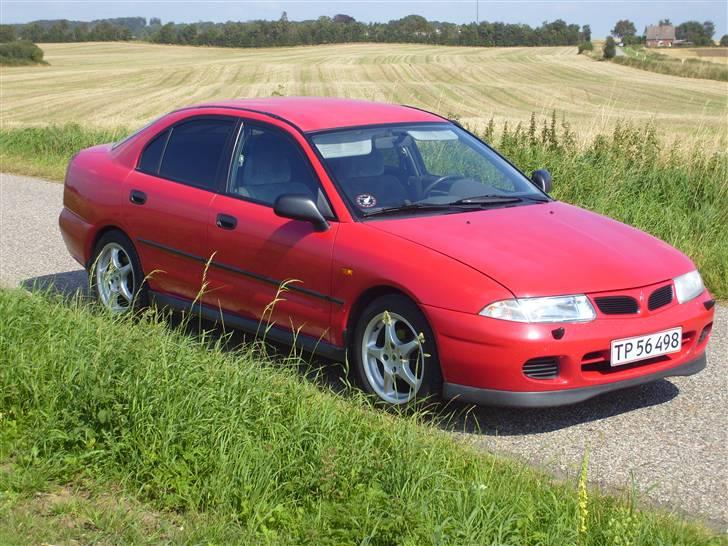Mitsubishi Carisma../..SOLGT.. - Fars røde racer.... billede 5