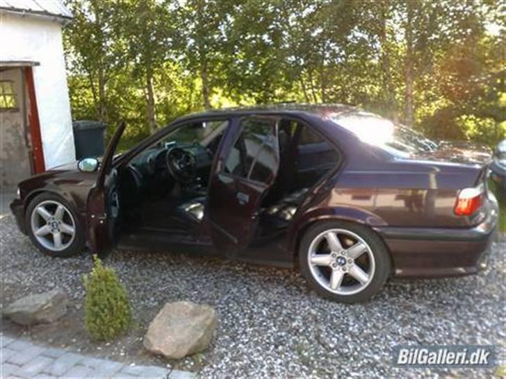 BMW E36 320i SOLGT billede 5