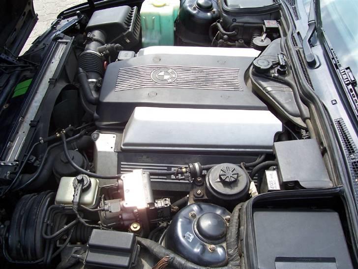 BMW 530i V8 Touring SOLGT billede 6