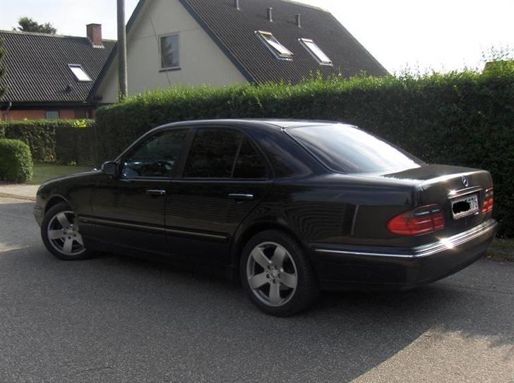 Mercedes Benz E220 Avantgarde (solgt) billede 2