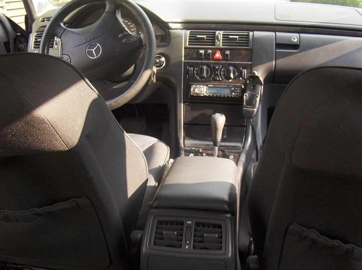 Mercedes Benz E220 Avantgarde (solgt) billede 11