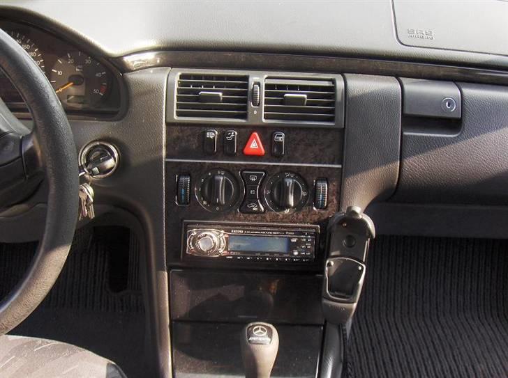 Mercedes Benz E220 Avantgarde (solgt) billede 13