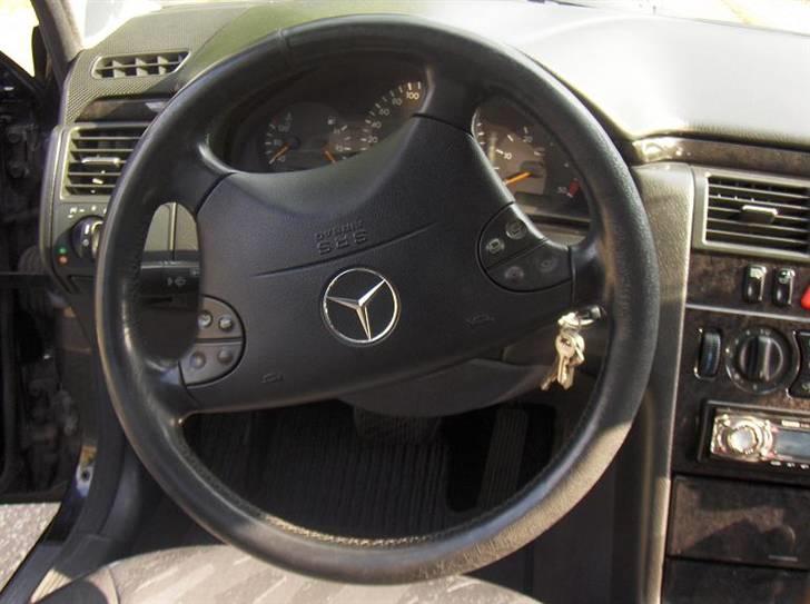 Mercedes Benz E220 Avantgarde (solgt) billede 14