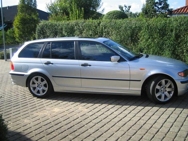 BMW 320 d st.car  billede 11