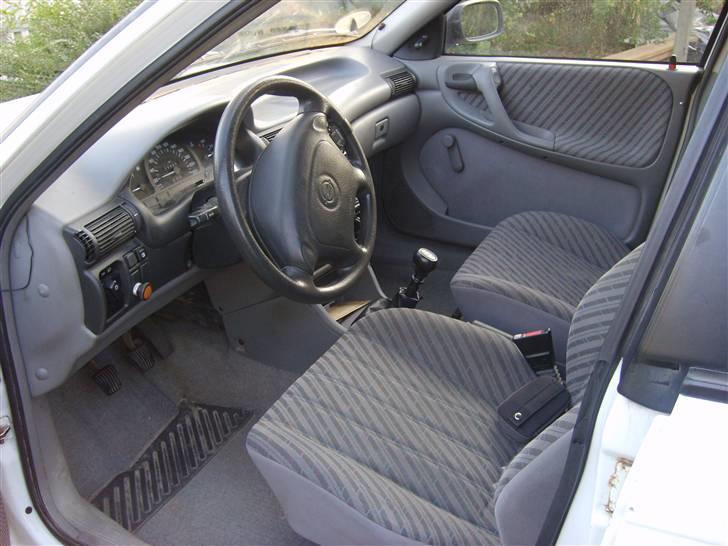 Opel Astra 1,4i VAN  *SOLGT* billede 4