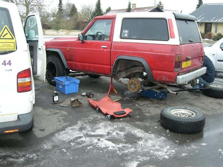 Datsun patrol Solgt - så er det bagtøjets tur. billede 15