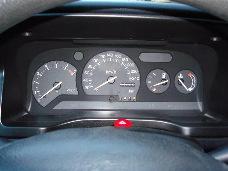 Ford Escort Station Car SOLGT - Her kommer hvide skiver/rød belysning, ligeså snart bilxperten får de bestilte varer hjem :-) billede 11