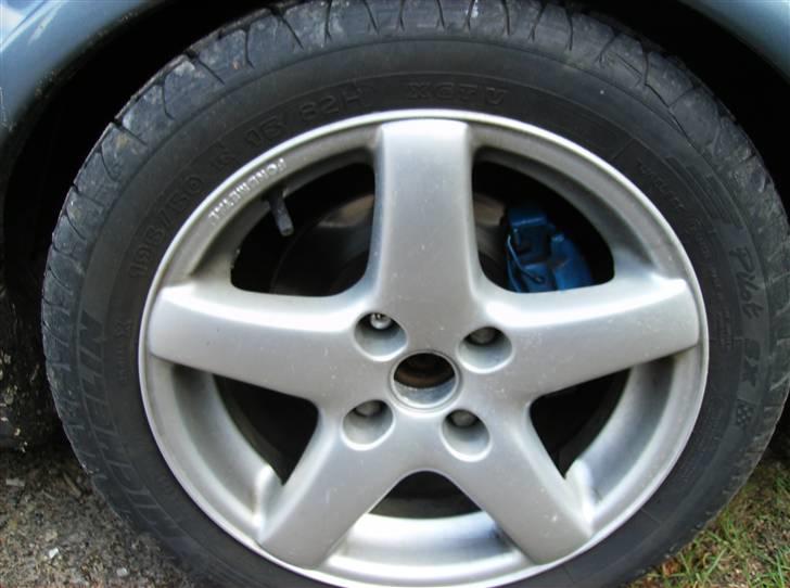 Ford Escort rs turbo PRO SOL.. - De fælge der er på den nu.. da de andre dæk på mine andre fælge var slidt op... billede 20