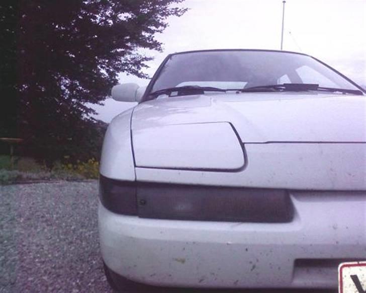 Mazda 323F **SOLGT* billede 1