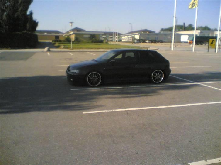 Audi A3 *SOLGT* - Med damen i Netto og handle ind billede 17