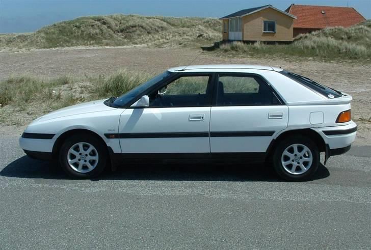 Mazda 323F **SOLGT* billede 3