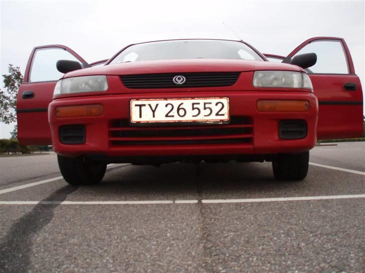 Mazda 323S    Solgt billede 12