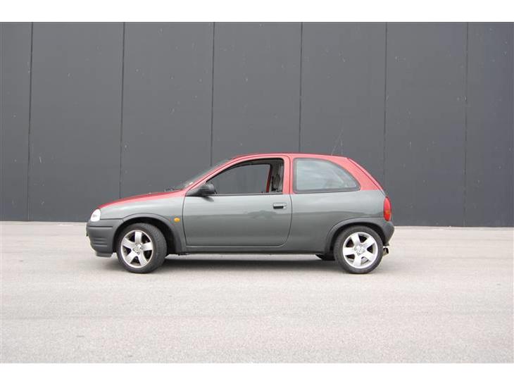 {{currentPhoto.altText}} billede {{currentPhoto.number}}