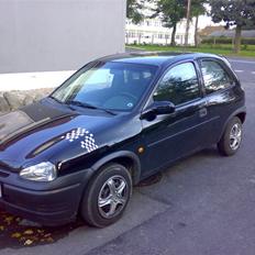 Opel Corsa B smadret