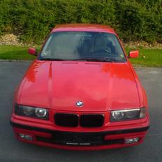 BMW 320i (Solgt)