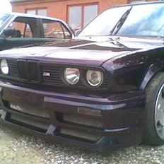 BMW e30 320i solgt