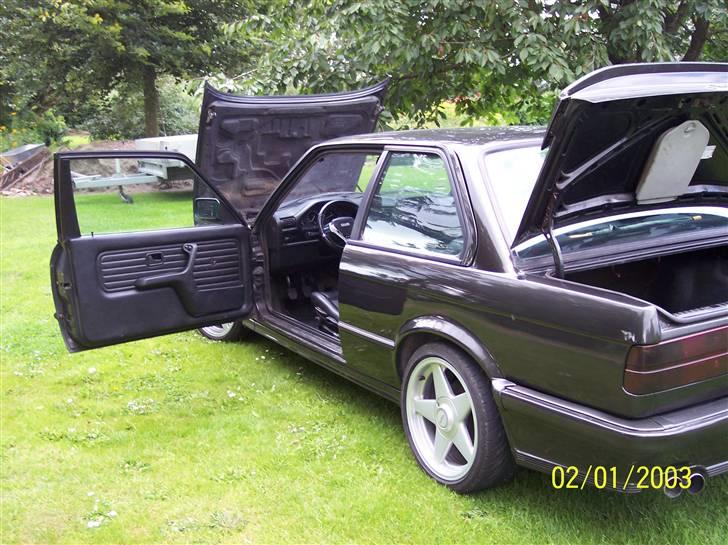 BMW E30 320i/325i Rustet væk. - Åbent hus... hehe... billede 10