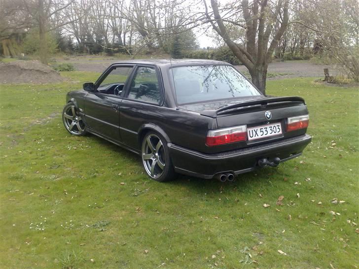 BMW E30 320i/325i Rustet væk. - Der er bare lys i de lygter.. billede 11