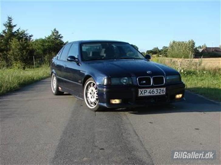 BMW E36 318i(Solgt) - billeder lånt af tidligere ejer... skal ha taget noget selv... billede 1