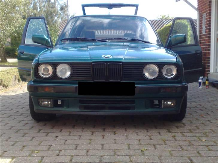 BMW E30 325 i Touring (SOLGT)  billede 3