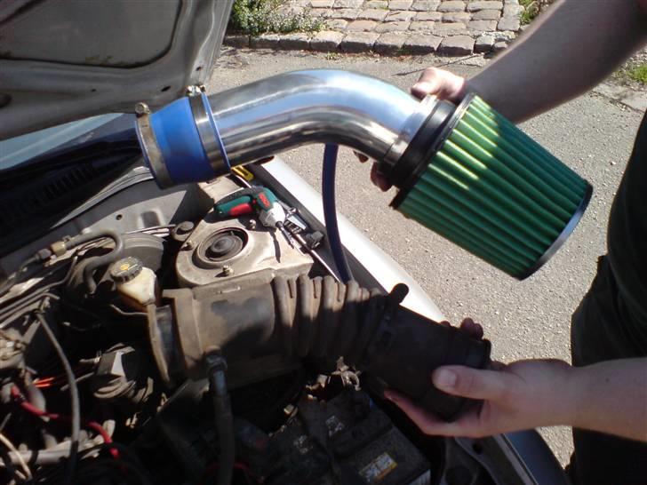Toyota Corolla - Gammel luftfilter vs Green filter med alurør billede 5