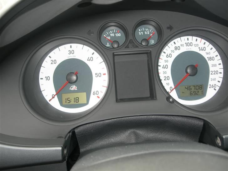 Seat Ibiza FR  "solgt" - FR hvide ure m FR logo billede 10